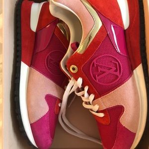 Louis Vuitton runners size 7.5